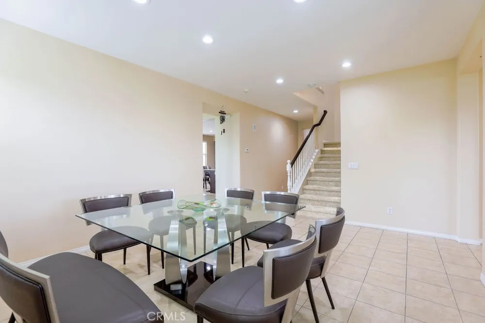 6877 Thistle Street Eastvale, CA 92880