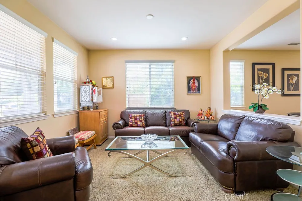 6877 Thistle Street Eastvale, CA 92880