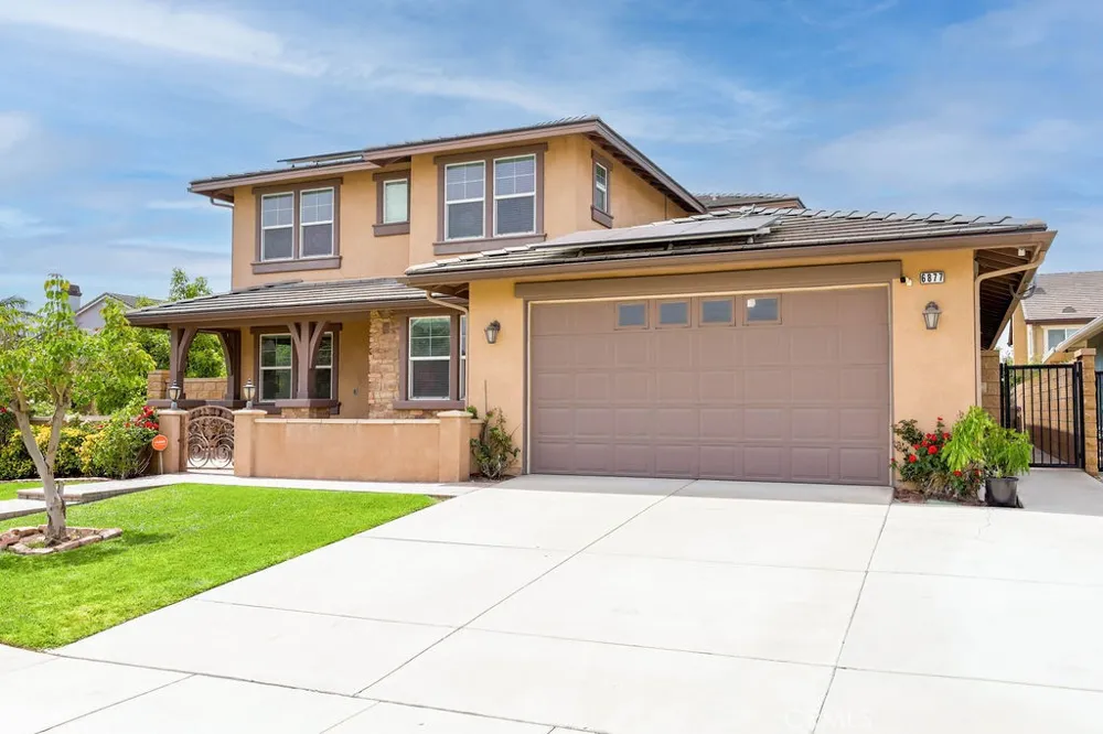 6877 Thistle Street Eastvale, CA 92880
