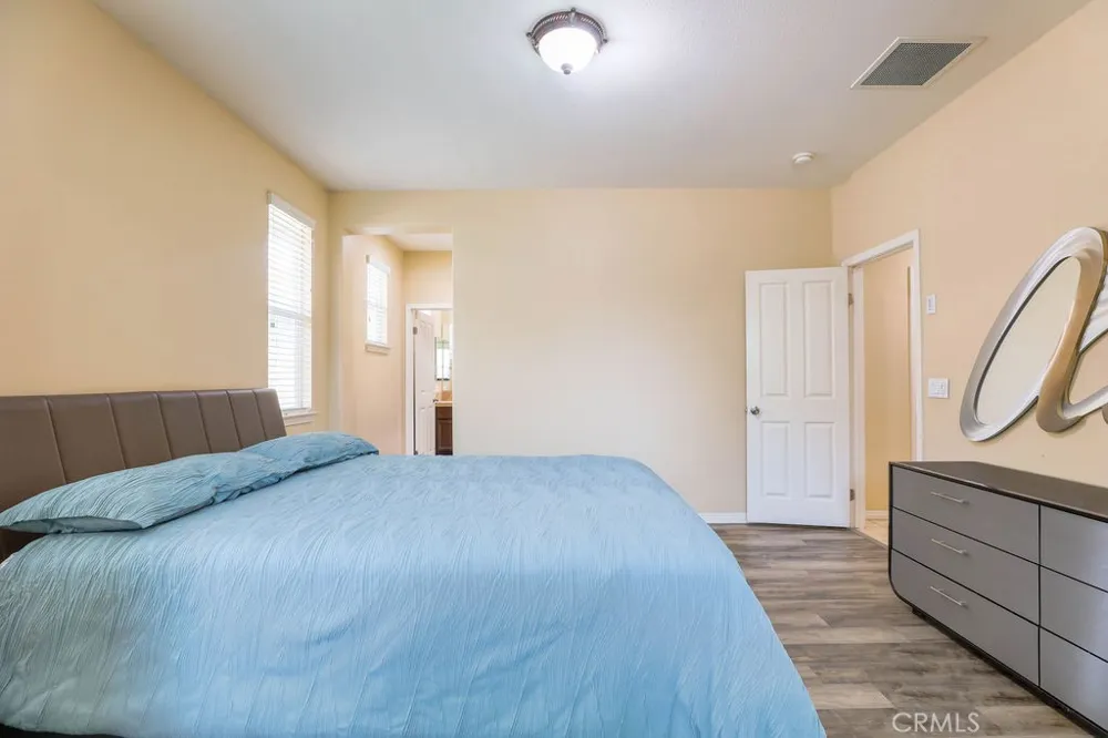 6877 Thistle Street Eastvale, CA 92880