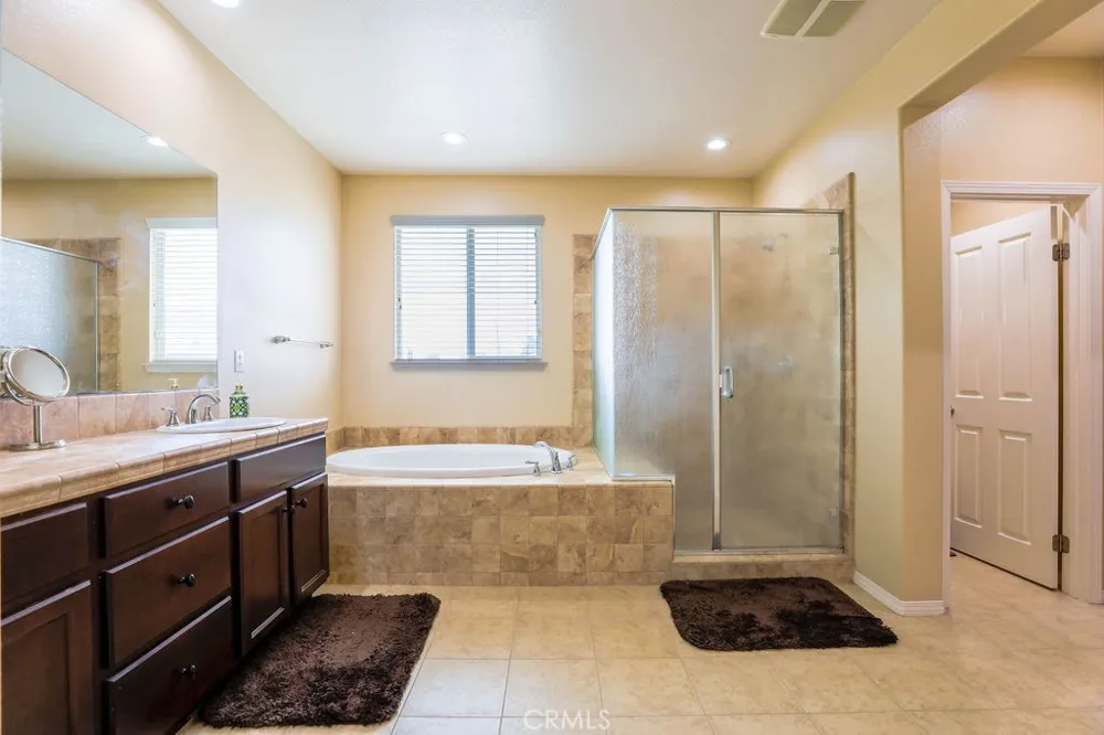 6877 Thistle Street Eastvale, CA 92880