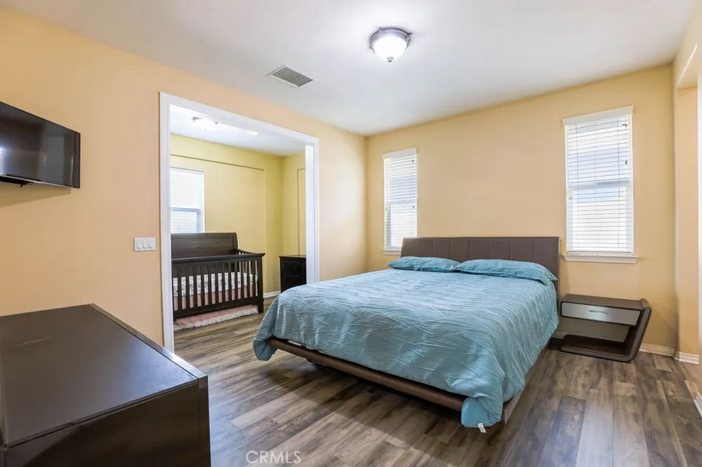 6877 Thistle Street Eastvale, CA 92880