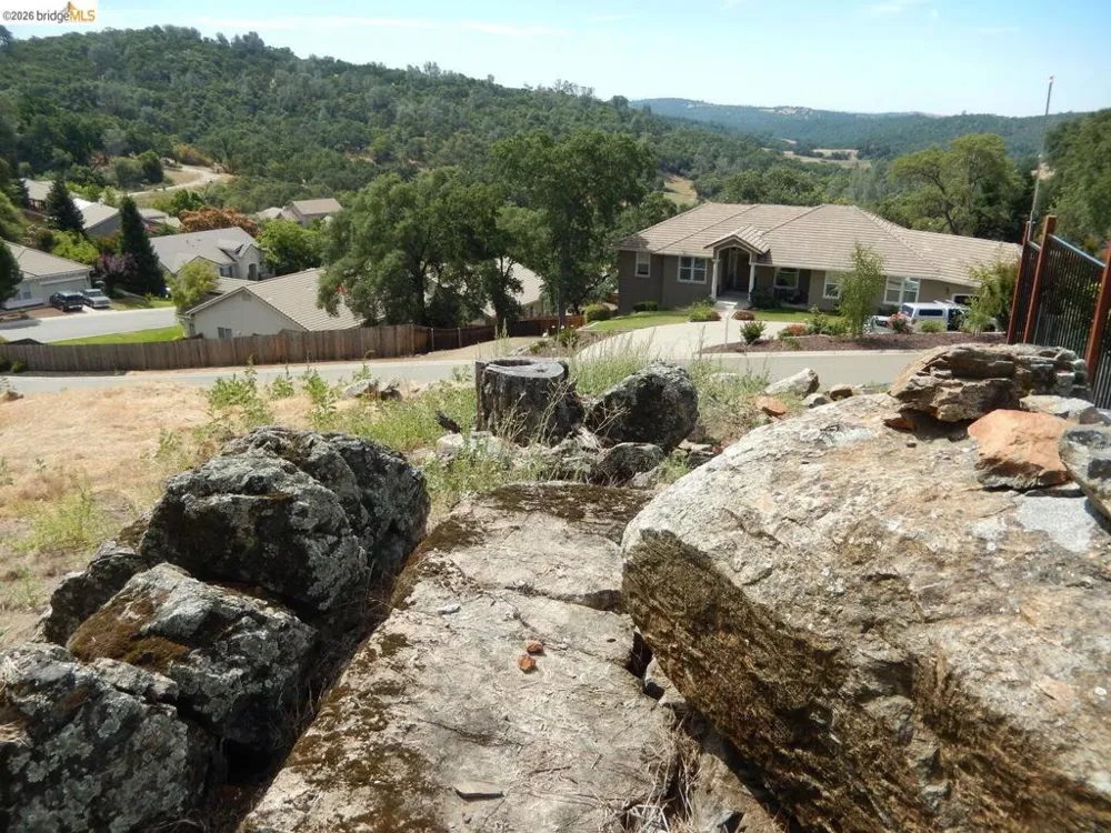 512 Crazy Horse CT Cameron Park, CA 95682