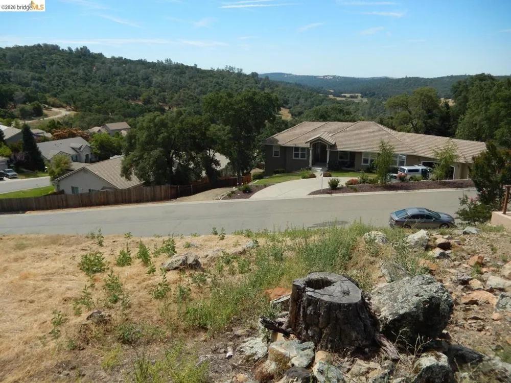 512 Crazy Horse CT Cameron Park, CA 95682