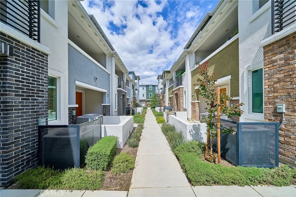 1672 Cayton West Covina, CA 91790