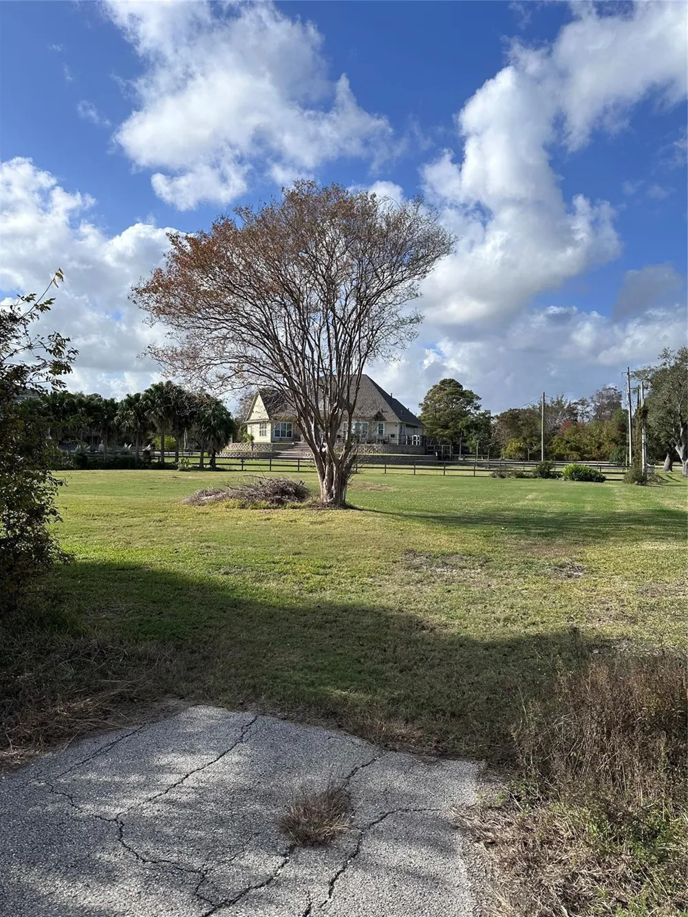 2 Shoreacres Circle La Porte, TX 77571