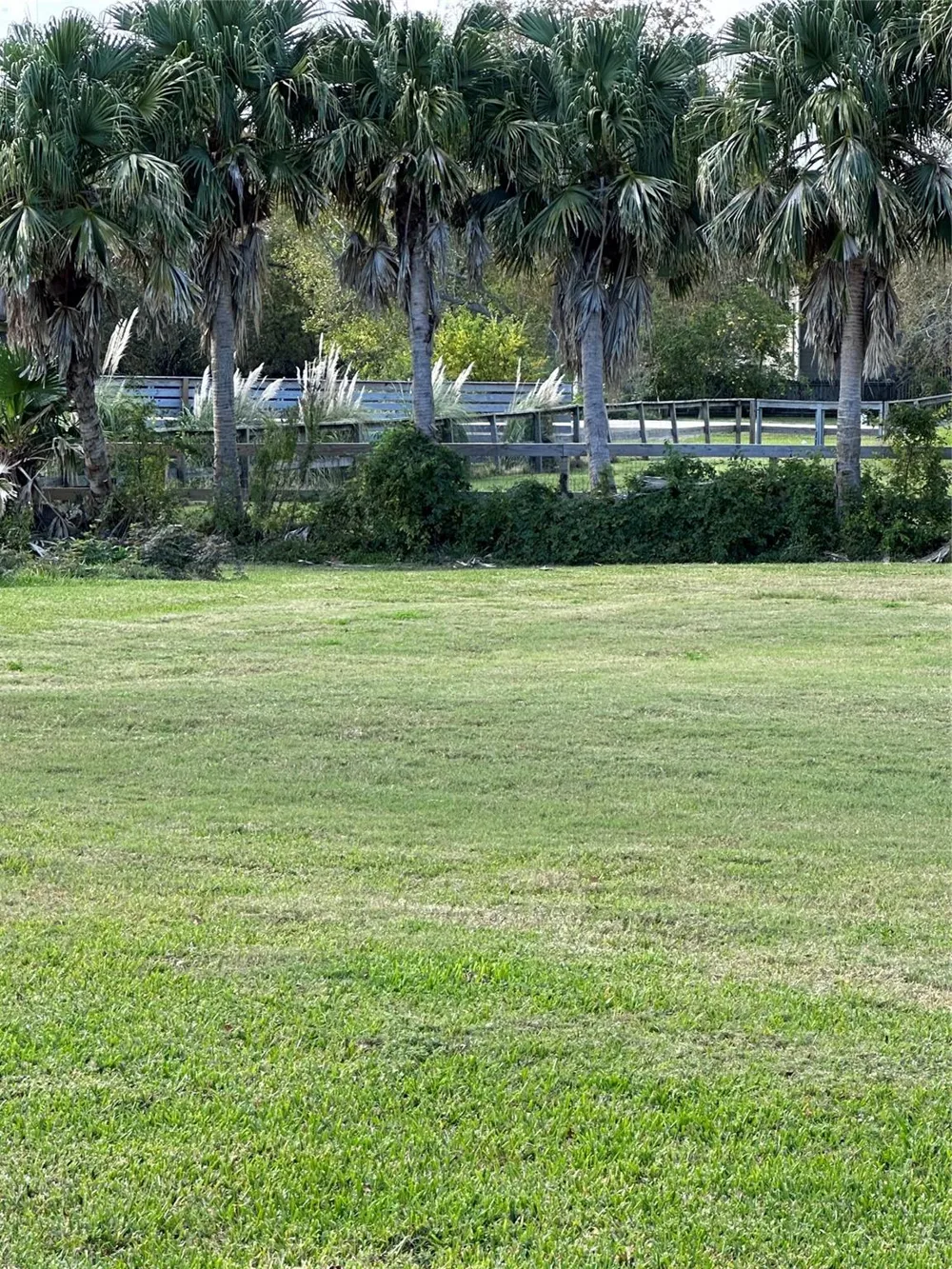 2 Shoreacres Circle La Porte, TX 77571