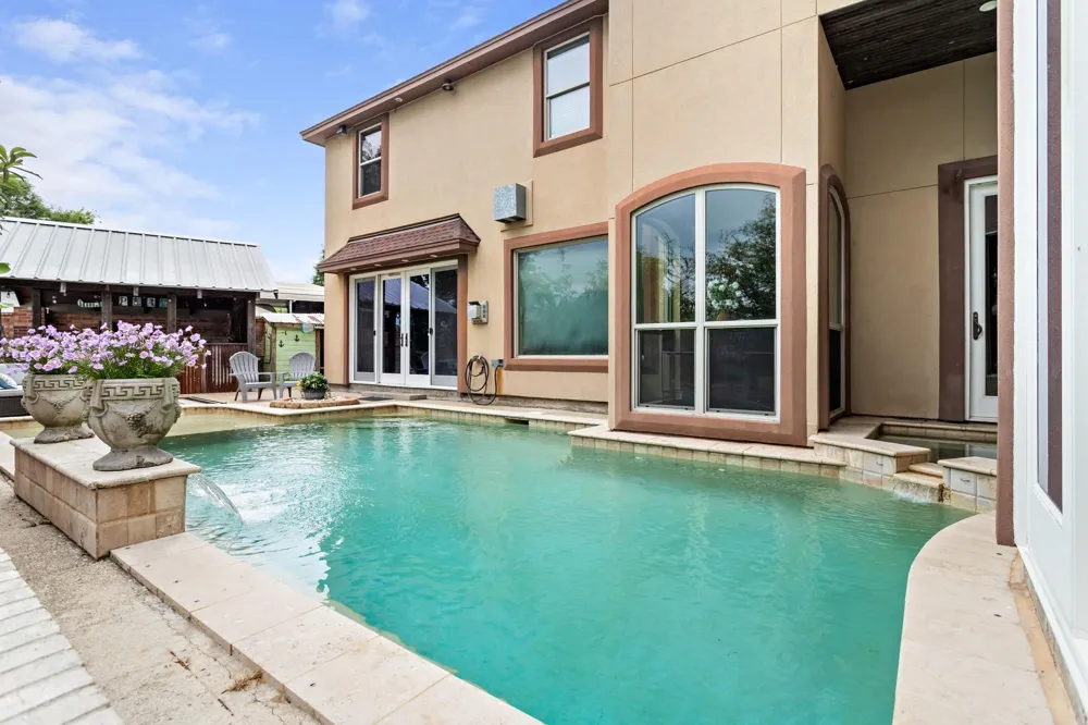 216 Berwick Bridge City, TX 77611