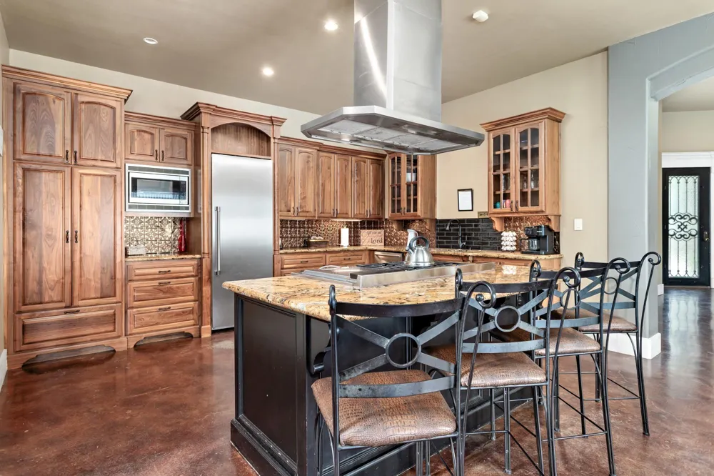 216 Berwick Bridge City, TX 77611