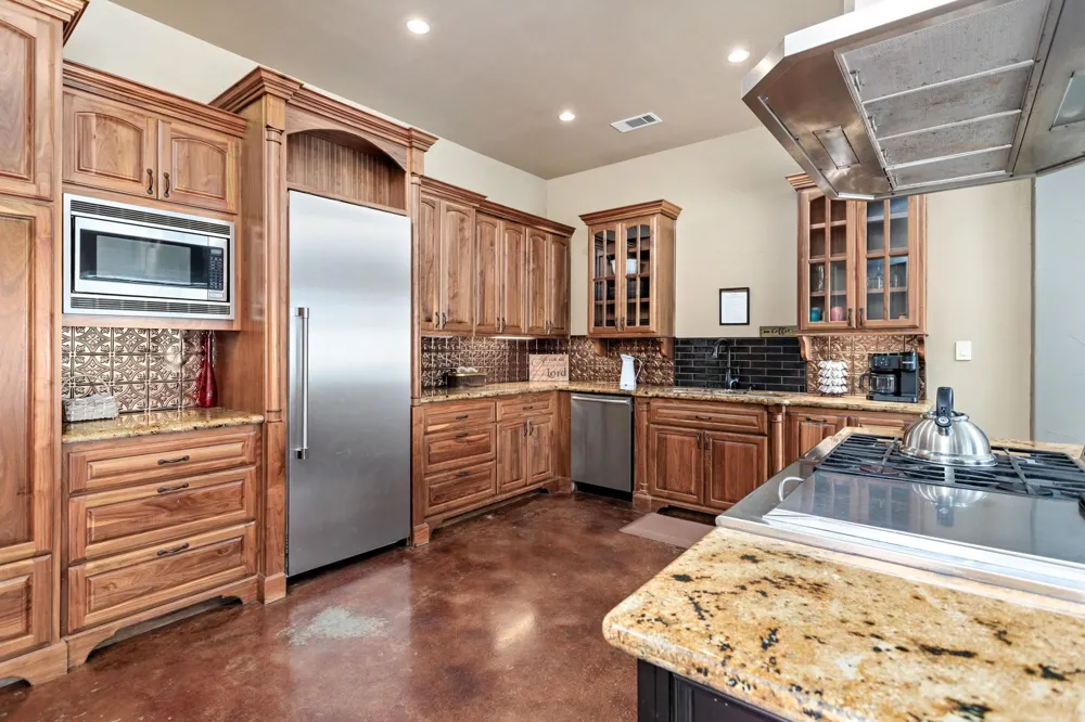 216 Berwick Bridge City, TX 77611
