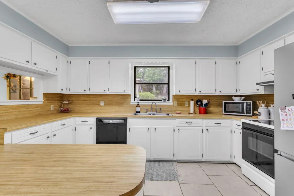 292 Private Road 8264 Woodville, TX 75979