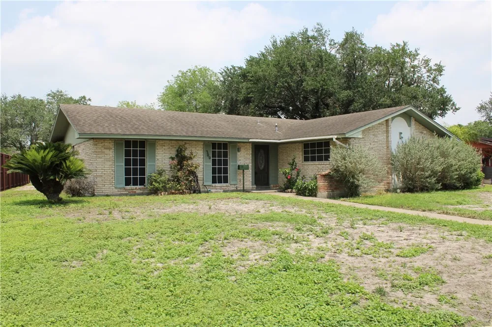 300 S Pasadena Drive Kingsville, TX 78363