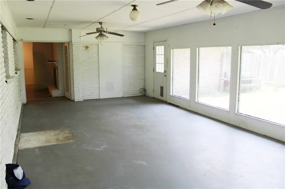 300 S Pasadena Drive Kingsville, TX 78363