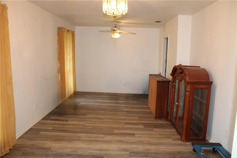 300 S Pasadena Drive Kingsville, TX 78363