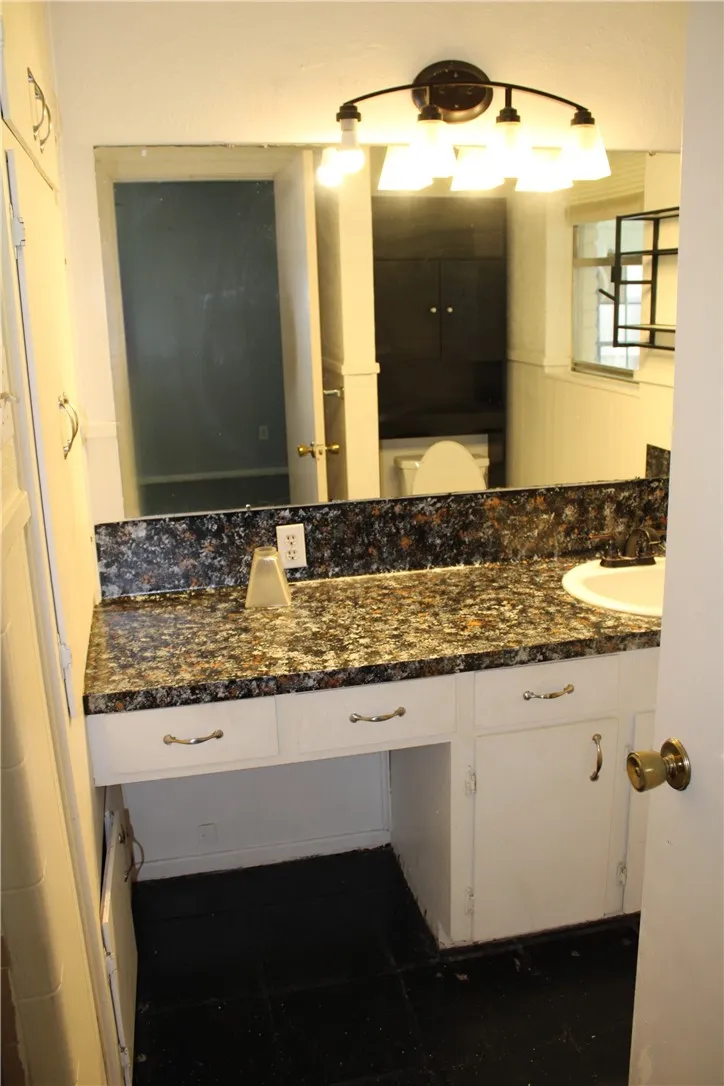 300 S Pasadena Drive Kingsville, TX 78363