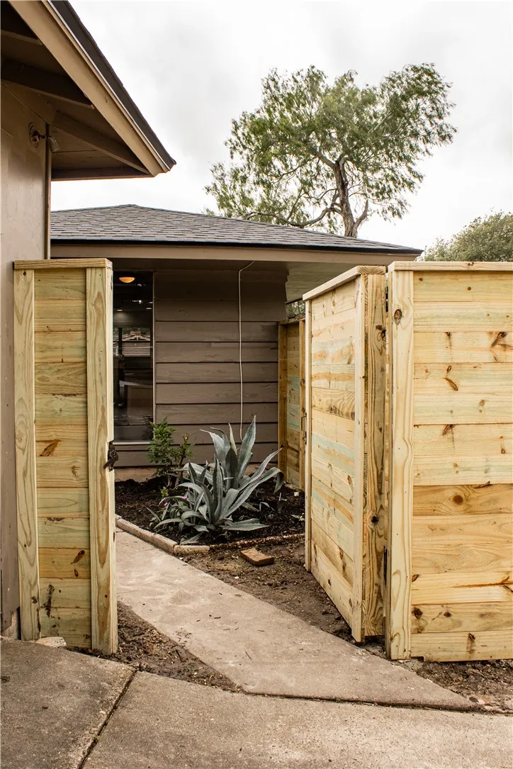 3722 Pope Drive Corpus Christi, TX 78411
