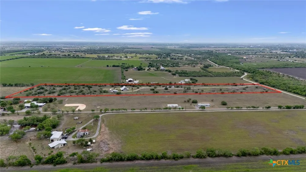 707 Creek Road Marion, TX 78124