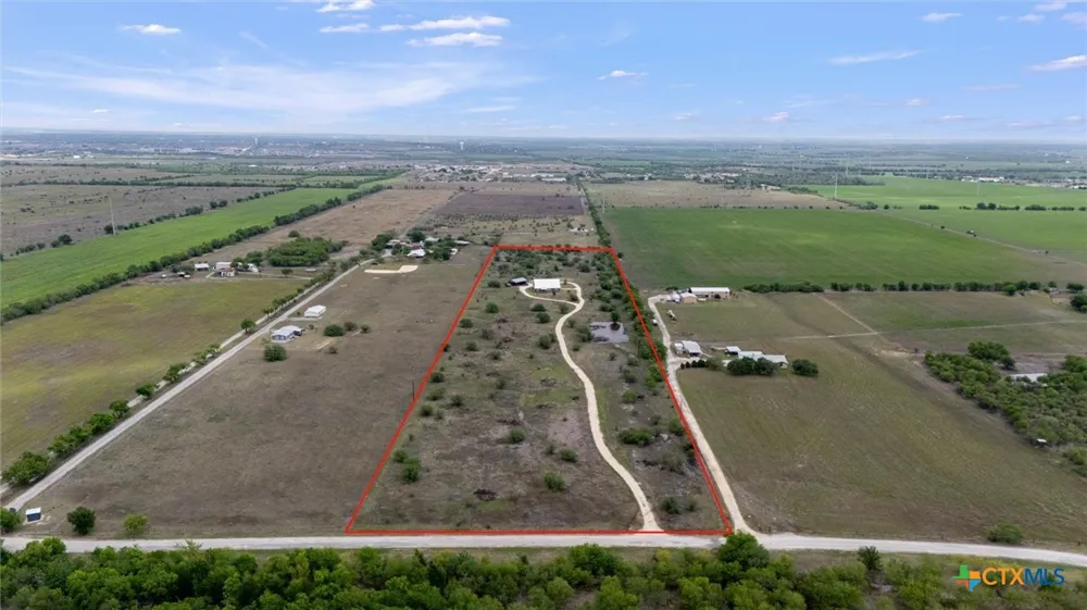 707 Creek Road Marion, TX 78124