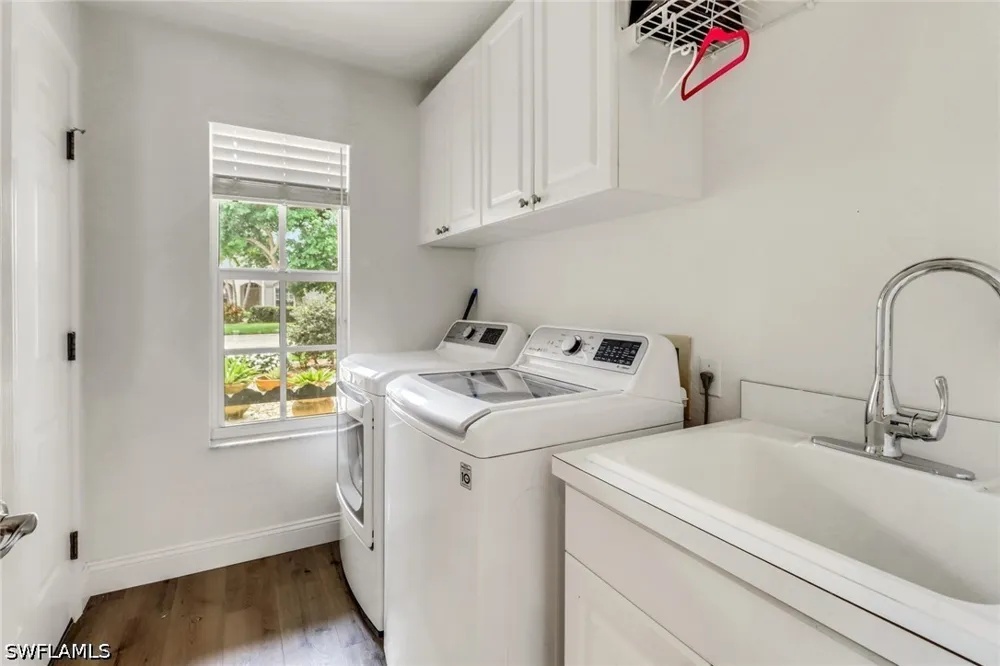 Burnt Sienna Circle Naples, FL 34109