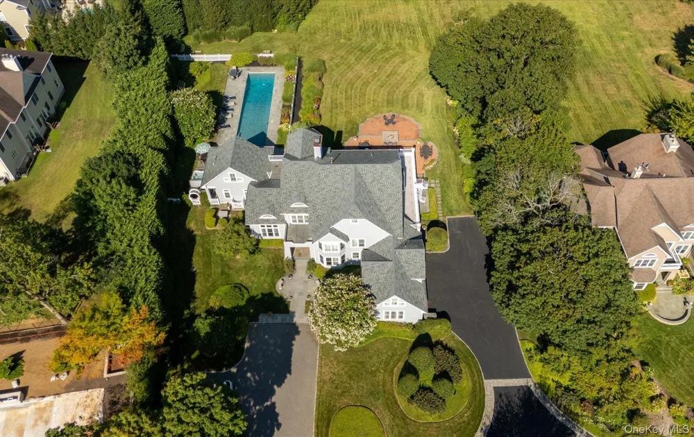 1 Pembroke Drive Glen Cove, NY 11542