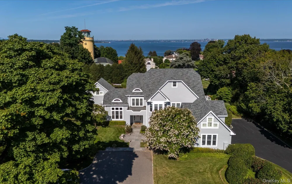 1 Pembroke Drive Glen Cove, NY 11542