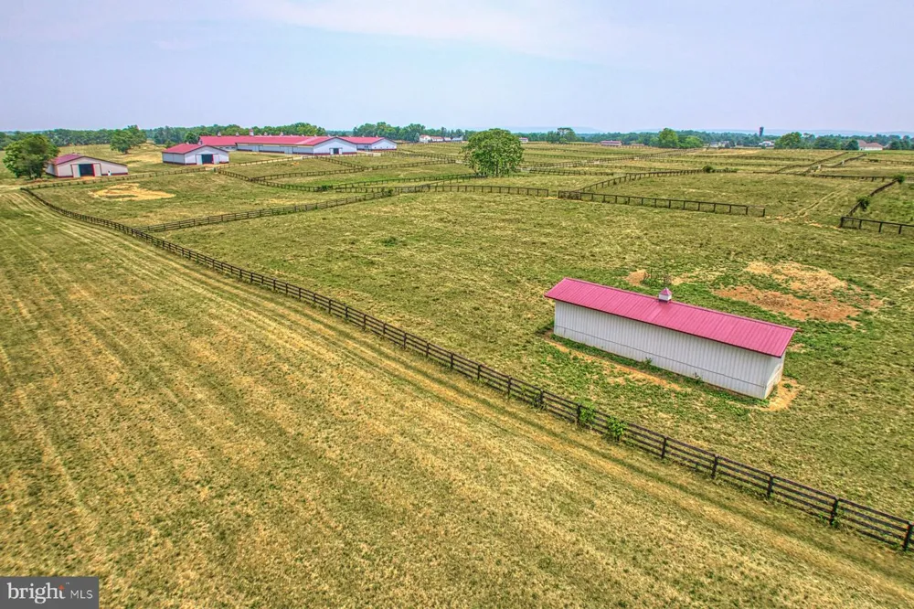 899 EARLE ROAD Charles Town, WV 25414