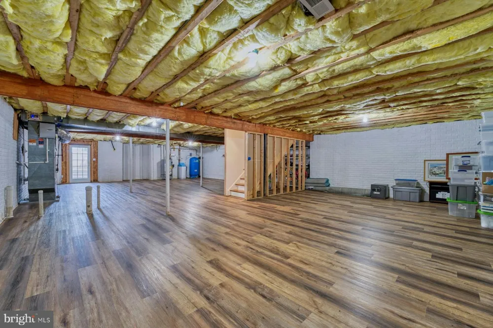 899 EARLE ROAD Charles Town, WV 25414