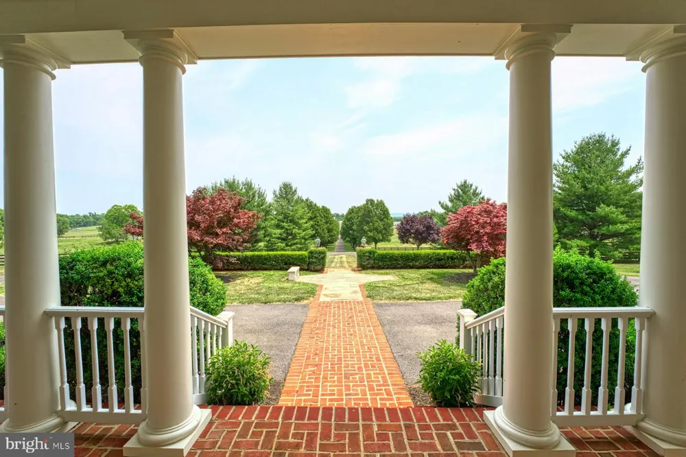 899 EARLE ROAD Charles Town, WV 25414