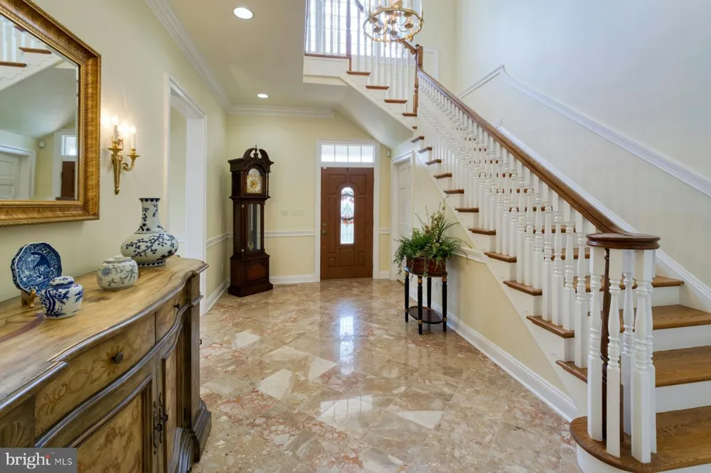 899 EARLE ROAD Charles Town, WV 25414