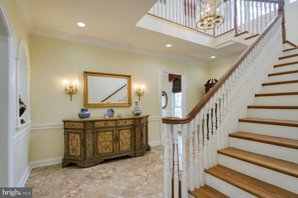 899 EARLE ROAD Charles Town, WV 25414