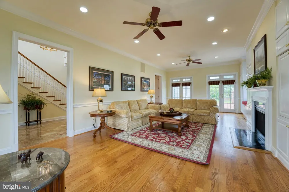 899 EARLE ROAD Charles Town, WV 25414