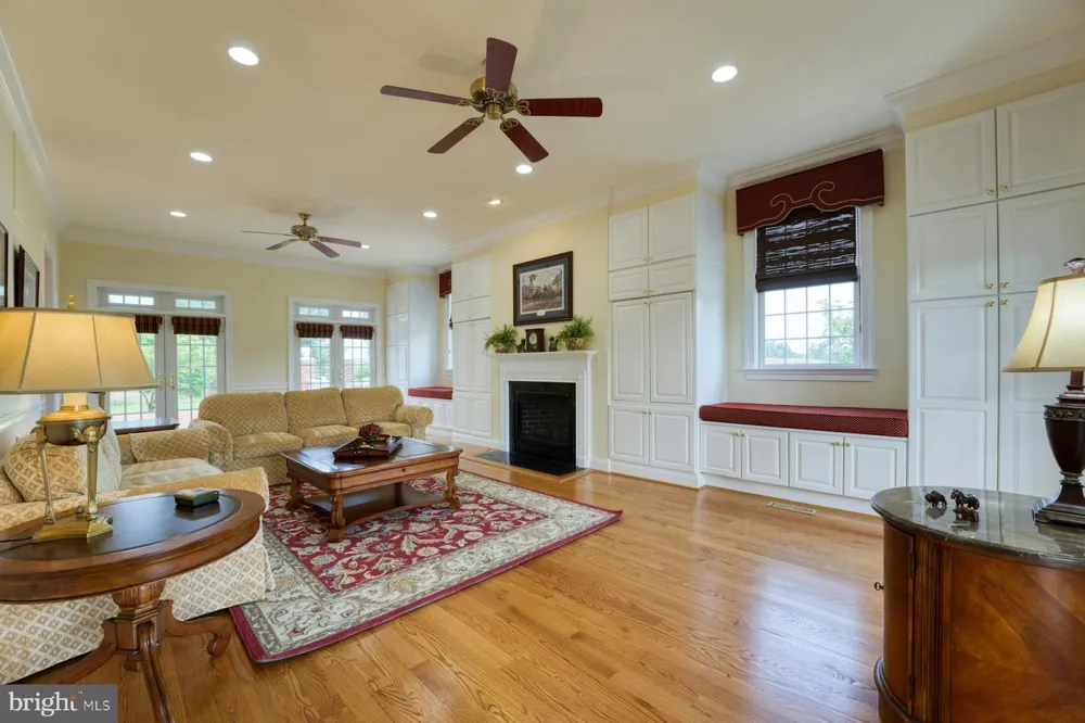 899 EARLE ROAD Charles Town, WV 25414