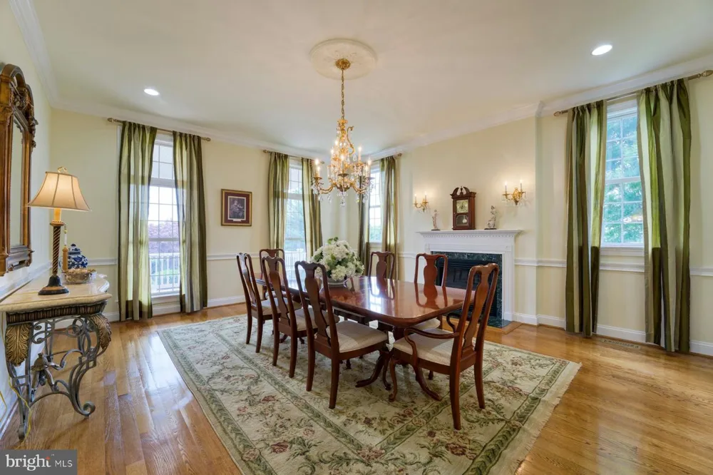 899 EARLE ROAD Charles Town, WV 25414