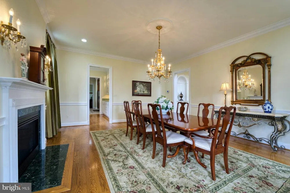 899 EARLE ROAD Charles Town, WV 25414