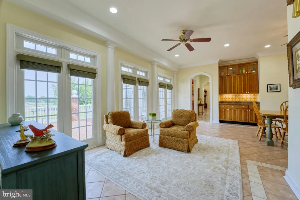 899 EARLE ROAD Charles Town, WV 25414