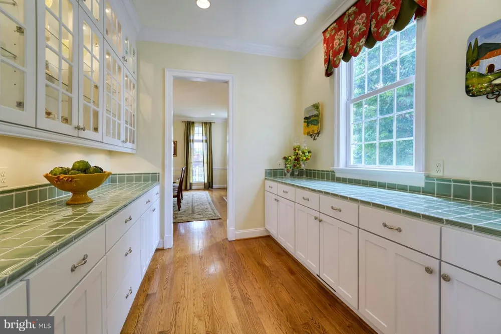 899 EARLE ROAD Charles Town, WV 25414