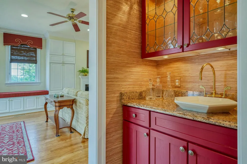 899 EARLE ROAD Charles Town, WV 25414