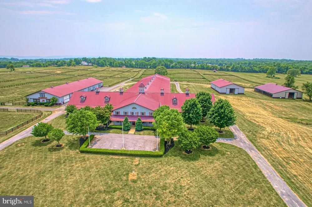 899 EARLE ROAD Charles Town, WV 25414