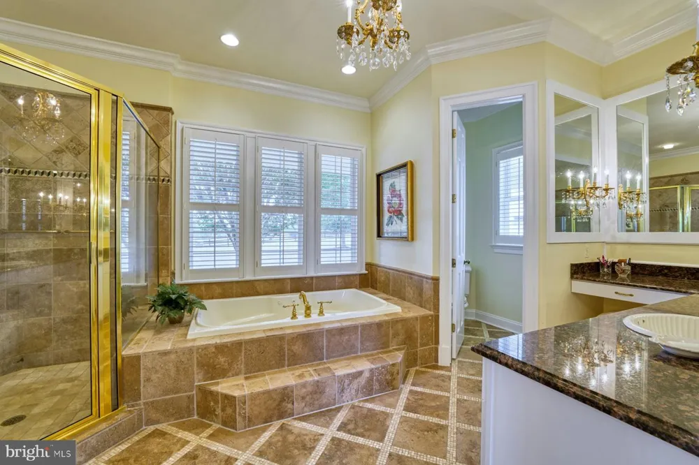 899 EARLE ROAD Charles Town, WV 25414