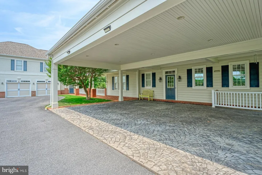 899 EARLE ROAD Charles Town, WV 25414
