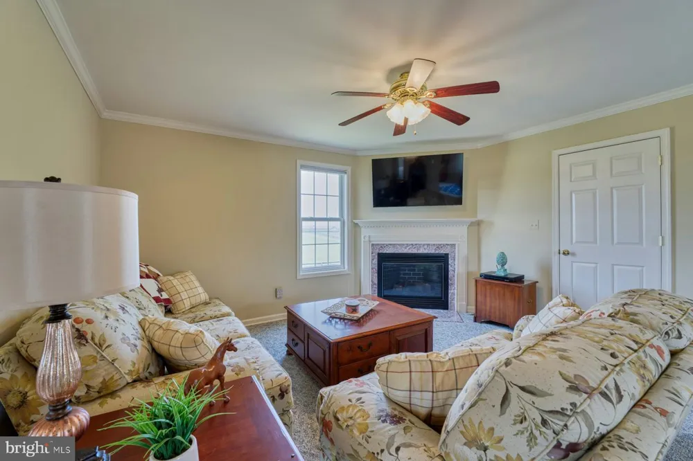 899 EARLE ROAD Charles Town, WV 25414