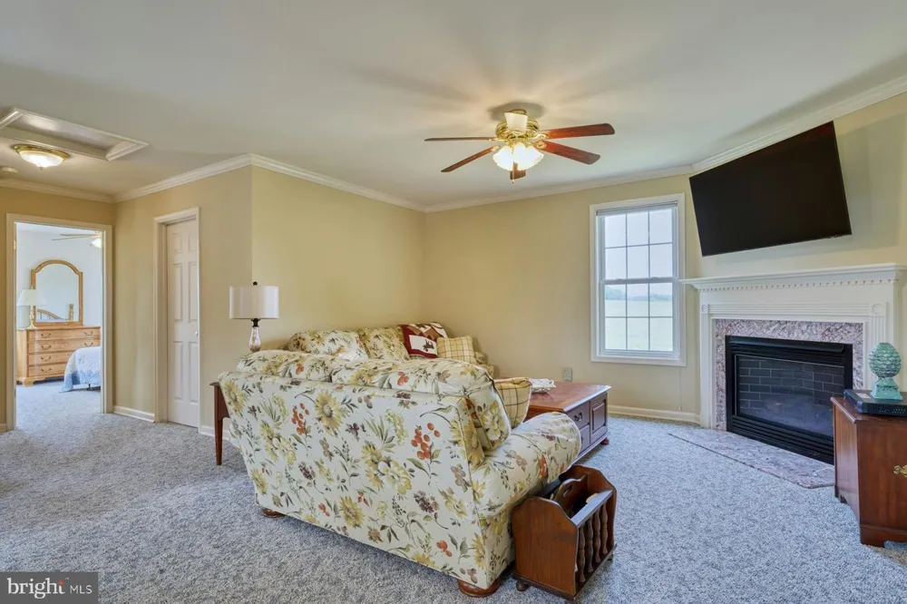 899 EARLE ROAD Charles Town, WV 25414