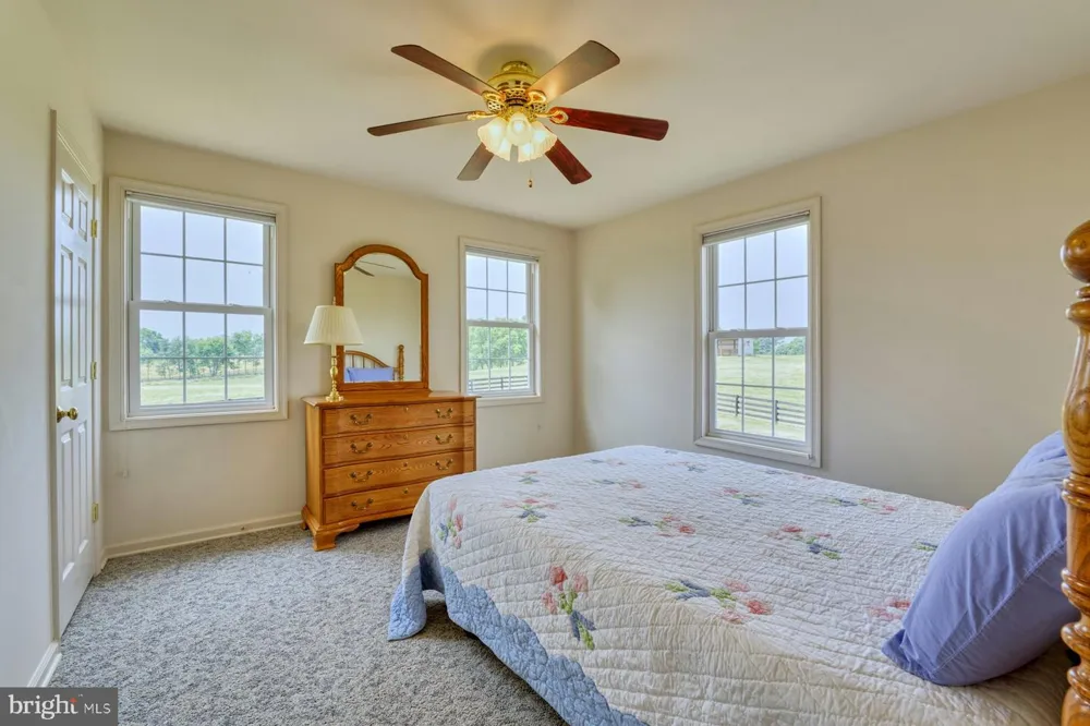 899 EARLE ROAD Charles Town, WV 25414