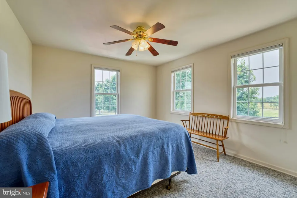 899 EARLE ROAD Charles Town, WV 25414