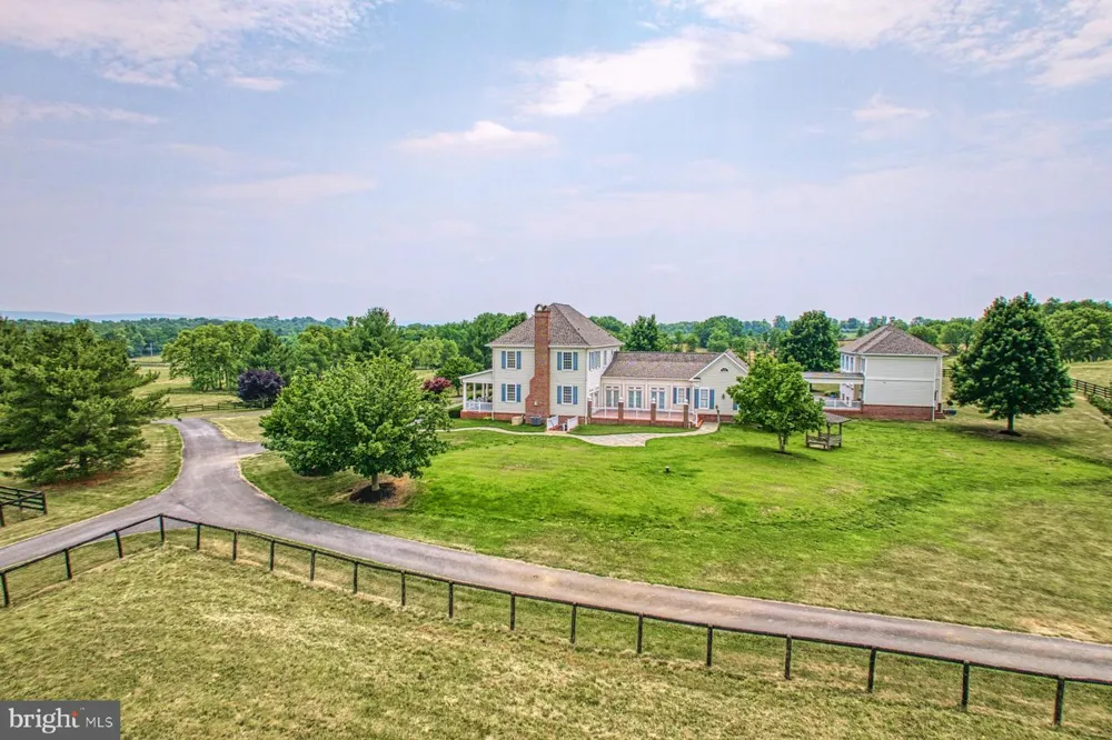 899 EARLE ROAD Charles Town, WV 25414