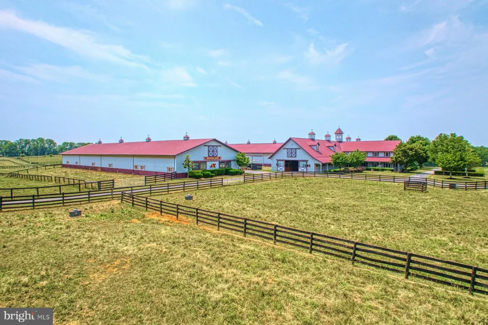 899 EARLE ROAD Charles Town, WV 25414