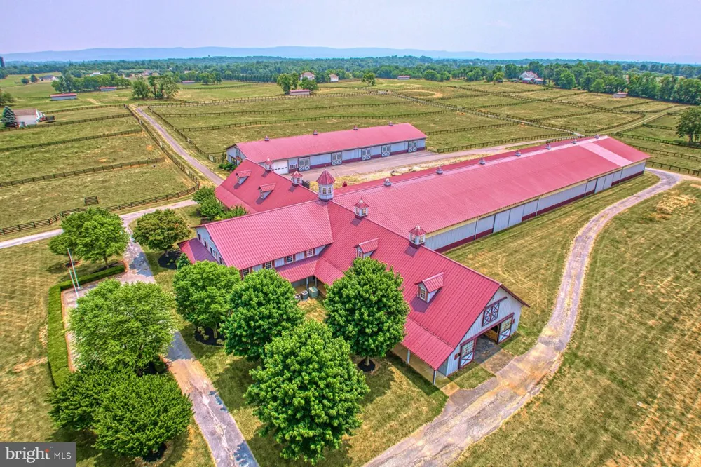 899 EARLE ROAD Charles Town, WV 25414
