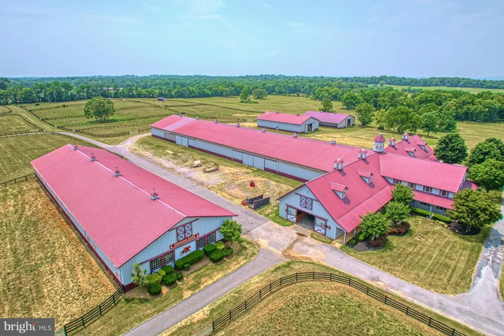 899 EARLE ROAD Charles Town, WV 25414