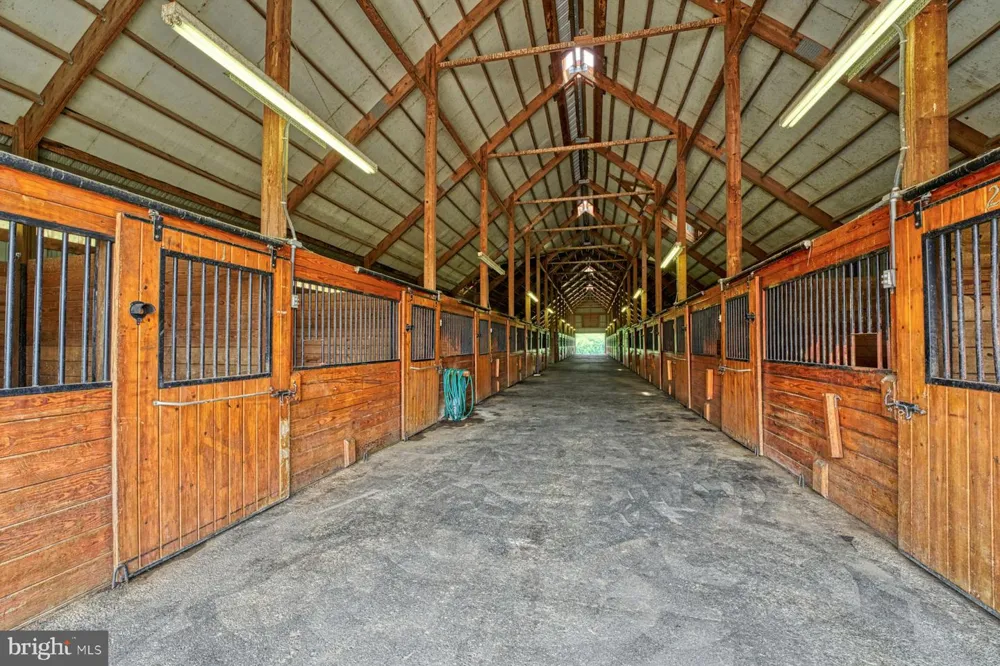 899 EARLE ROAD Charles Town, WV 25414