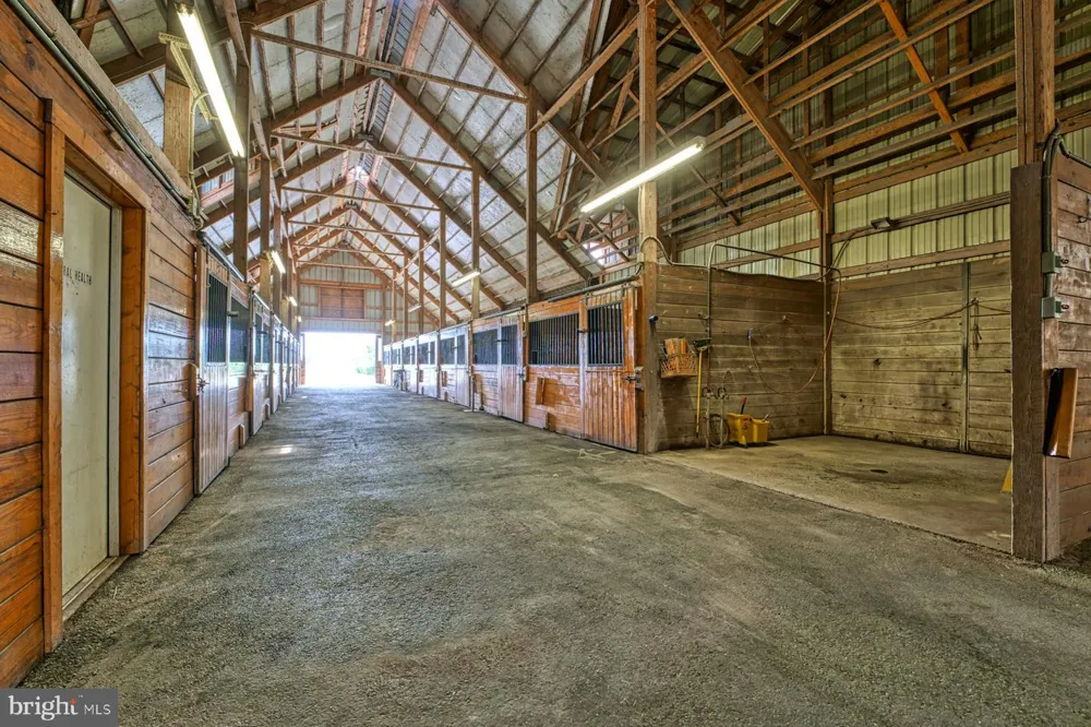 899 EARLE ROAD Charles Town, WV 25414